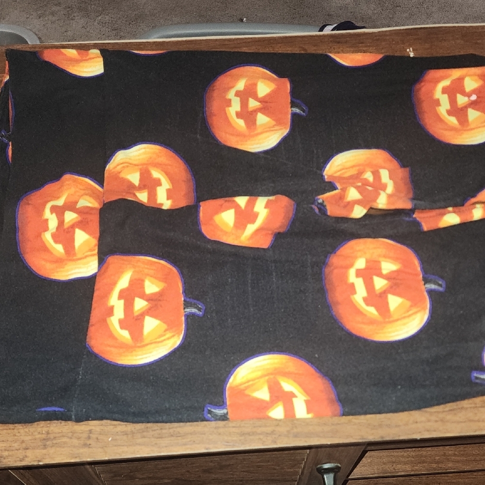 No Boundaries Halloween Pumpkin Costume - Black and Orange